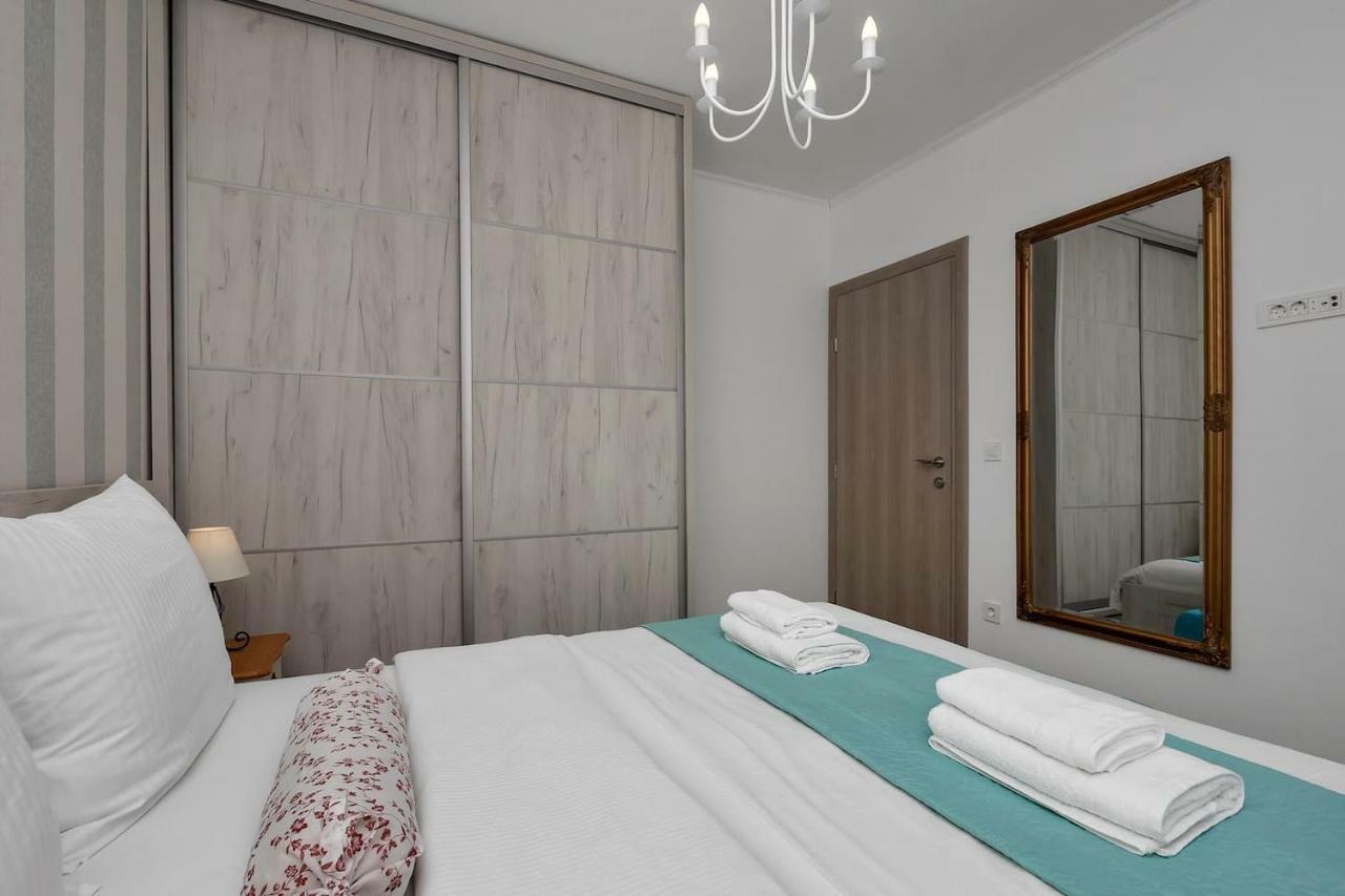 Charming Apartment Tissa With Sea View Макарска Экстерьер фото